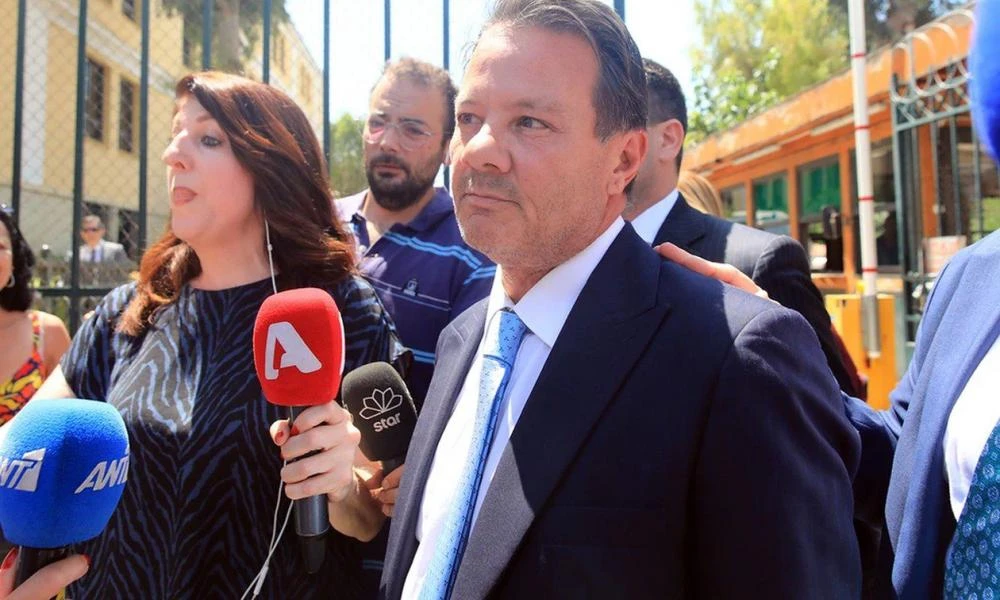 Παραδόθηκε ο Απόστολος Λύτρας μετά το ένταλμα σύλληψης- Αναμένεται ότι θα οδηγηθεί στη φυλακή (upd)